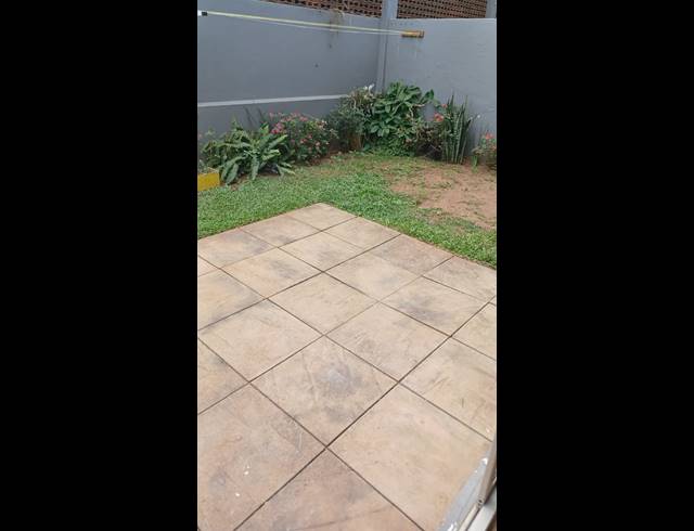 2 BEDROOM APARTMENT TO LET IN ESSENWOOD